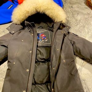 Moose Knuckles unisex kids Parka sz: S